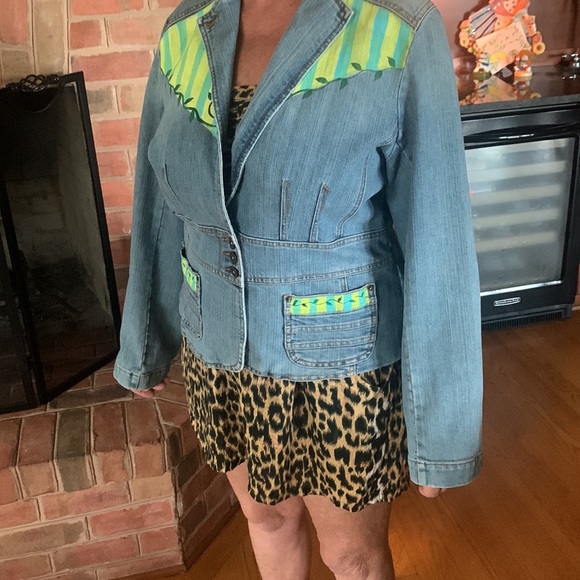 Custom Hand Painted Jean Jacket - Picture 10 of 11